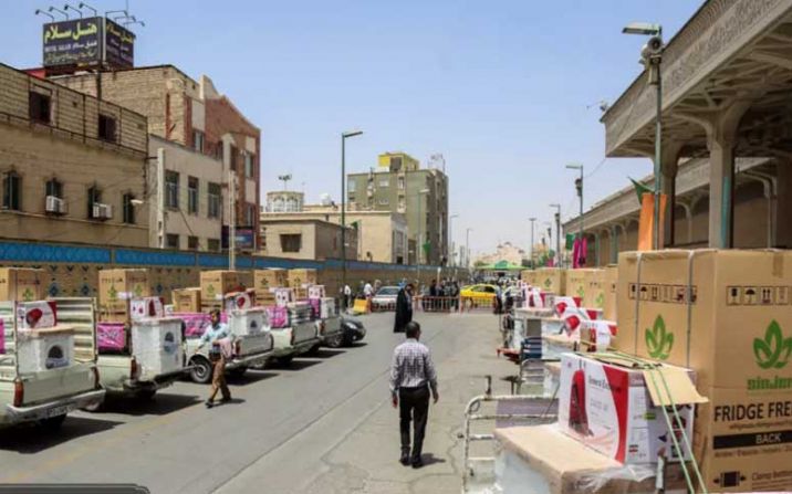 ۱۱۰ سری جهیزیه به مددجویان کمیته امداد در حرم بانوی کرامت اهدا شد ۱۱۰ سری جهیزیه به مددجویان کمیته امداد در حرم بانوی کرامت اهدا شد
